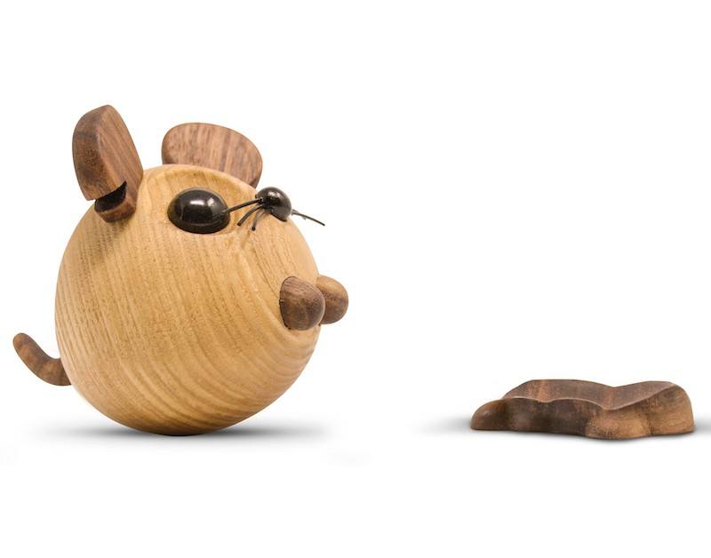 Sød figur designet som mus i træ