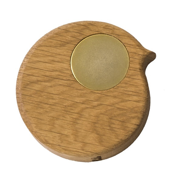 BIRP knage med magnet i natur olieret egetræ højre fra Collect Furniture