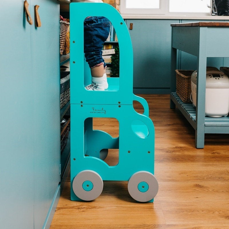 Blå køkkenstol til børn i birkekrydsfiner