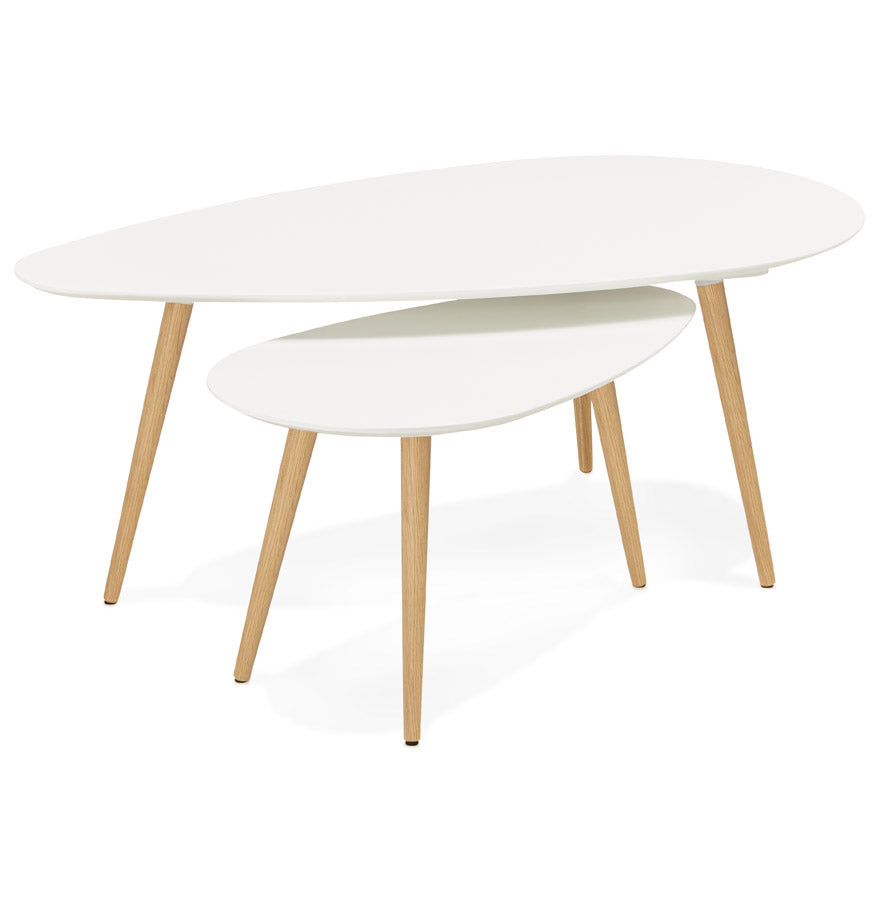 Gosmi sofabordssæt med hvid bordplade og træben fra Kokoon Design