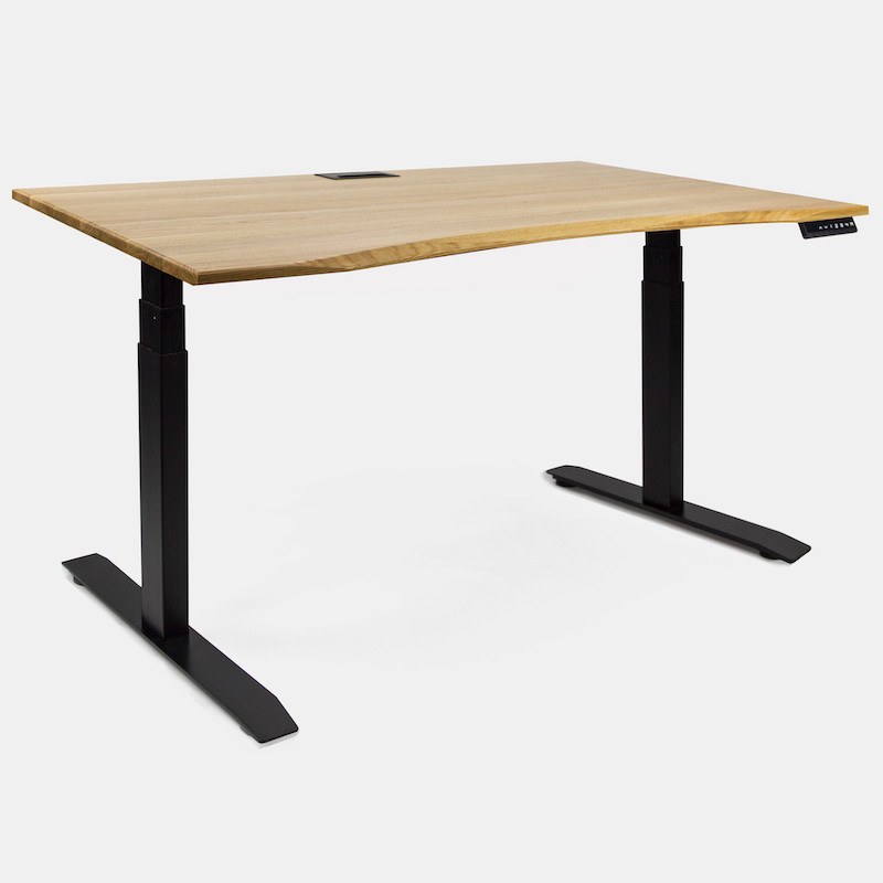Hæve-sænkebord i egetræ på 139x76 cm med sort stel