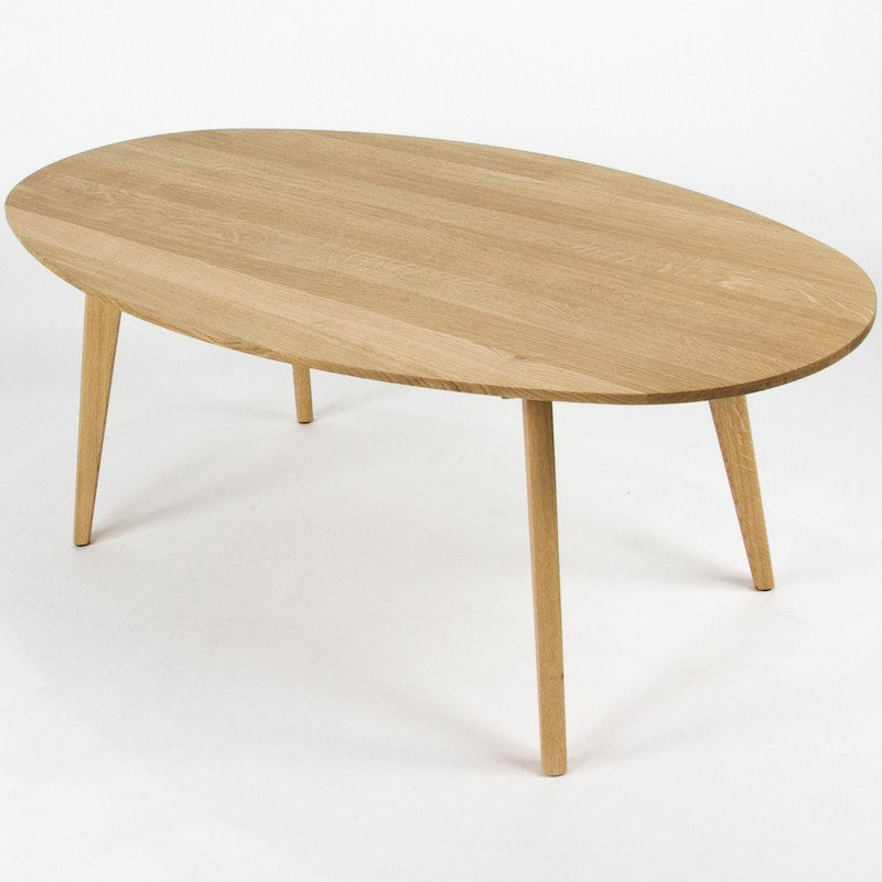 Ovalt sofabord i egetræ på 115x65x48 cm