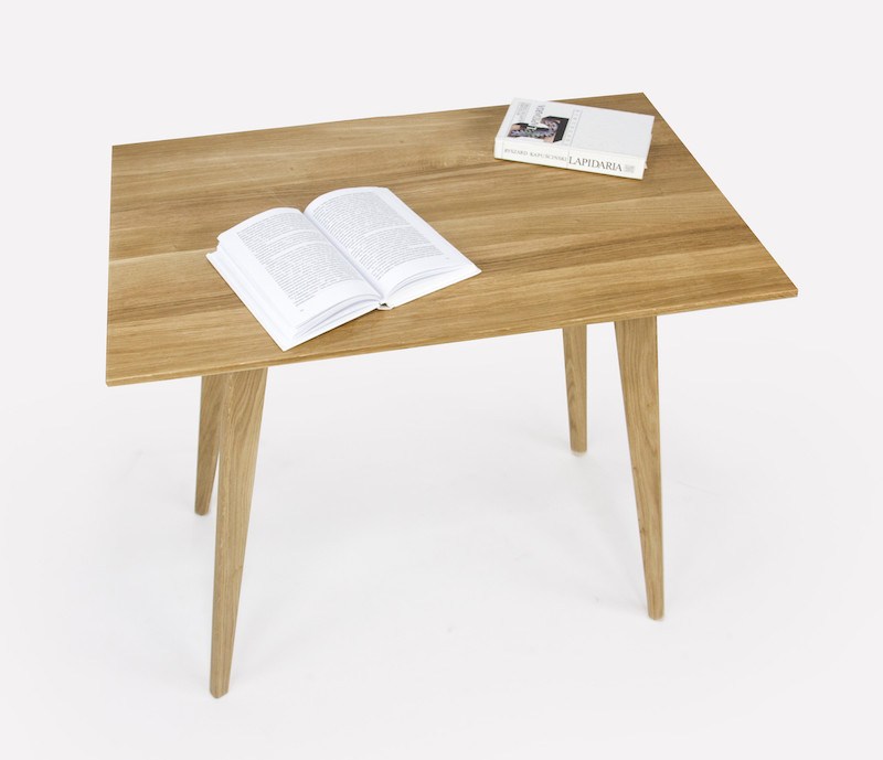 Smart lille skrivebord på 85x50 cm i massiv træ