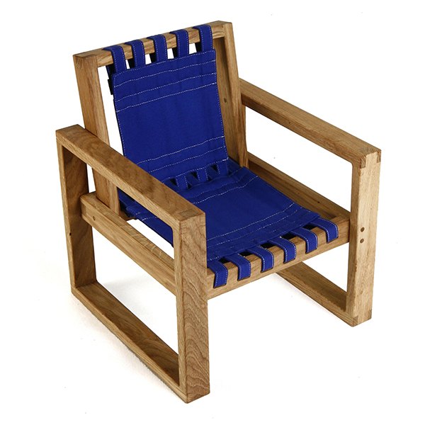 Frame Chair i natur olieret egetræ med blå kanvas fra Collect Furniture