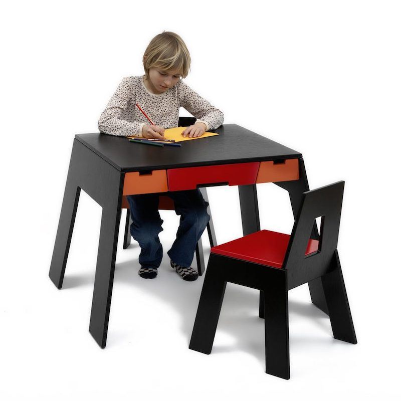 A Table og 2 stk. A Chair fra danske Collect Furniture