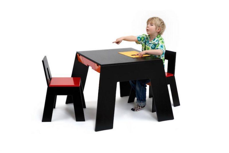 Collect Furniture A Chair børnestol som er flerfarvet
