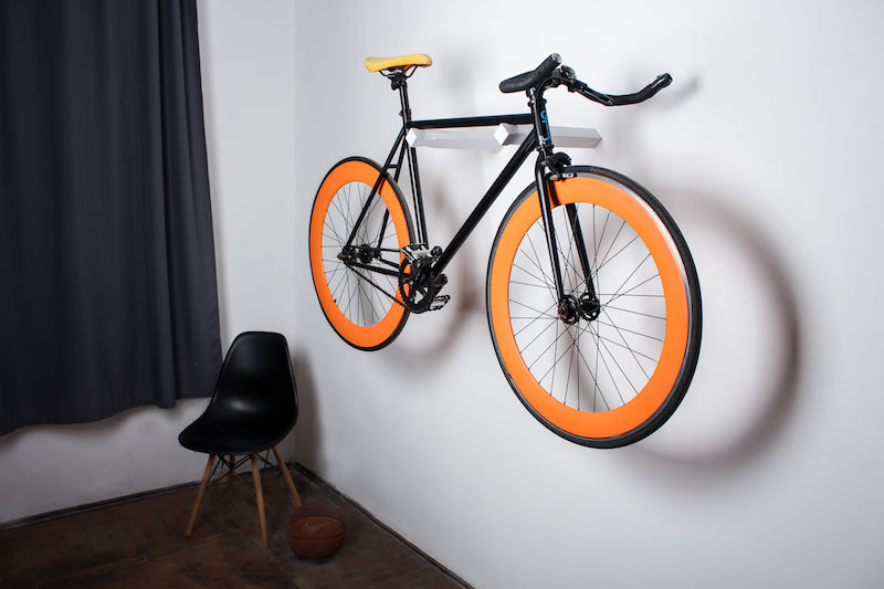 Cykelholder til væg i træ