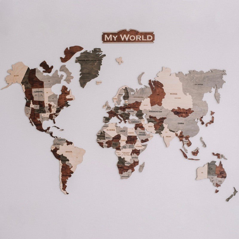Flerfarvet verdenskort i træ til væg