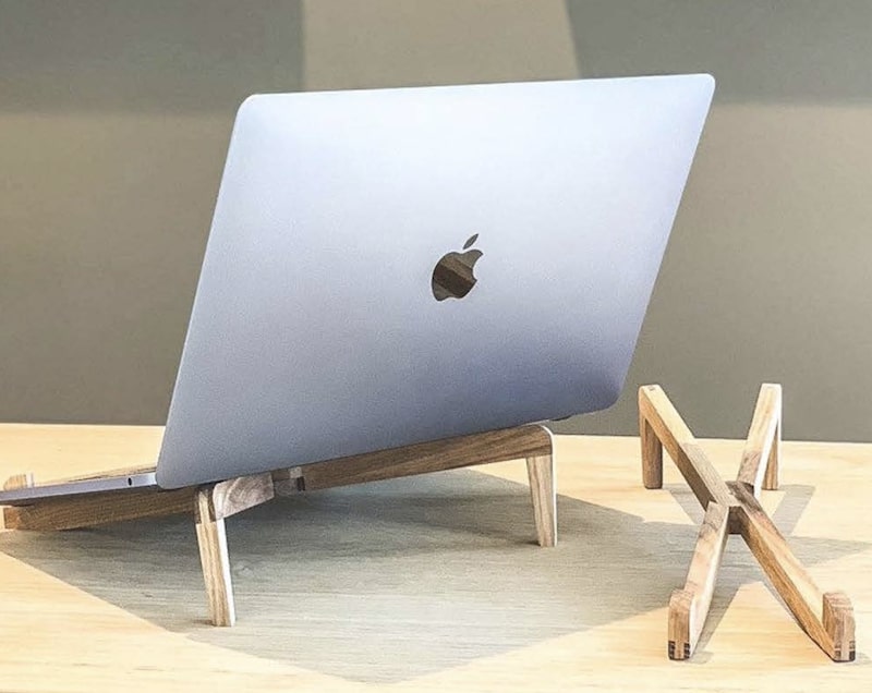 Foldbar laptop stander i egetræ | Computer holder til MacBook – Wood To You