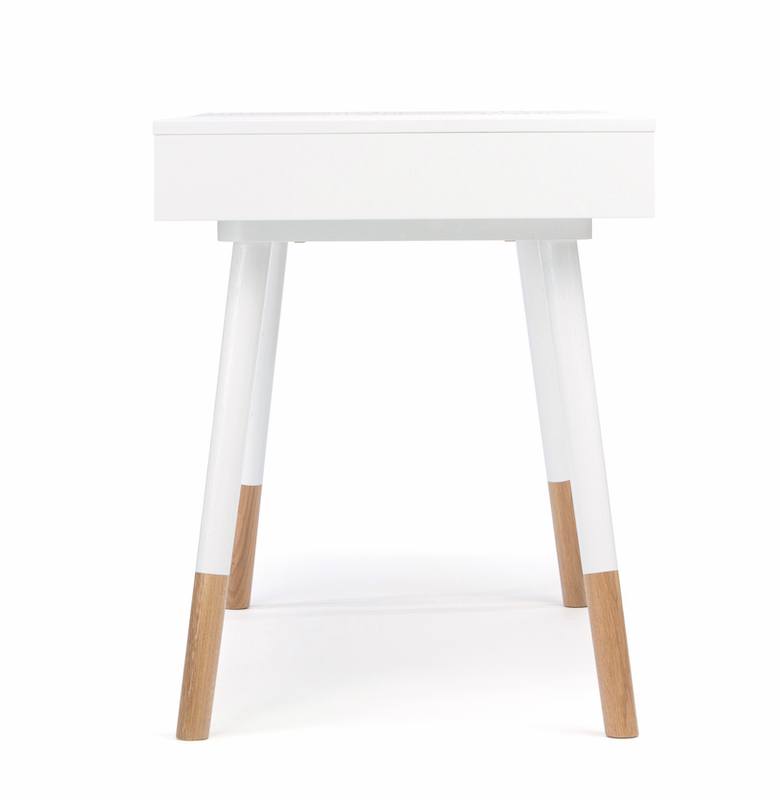 Hvidt kontorbord på 120 x 60 x 75 cm fra Woodman