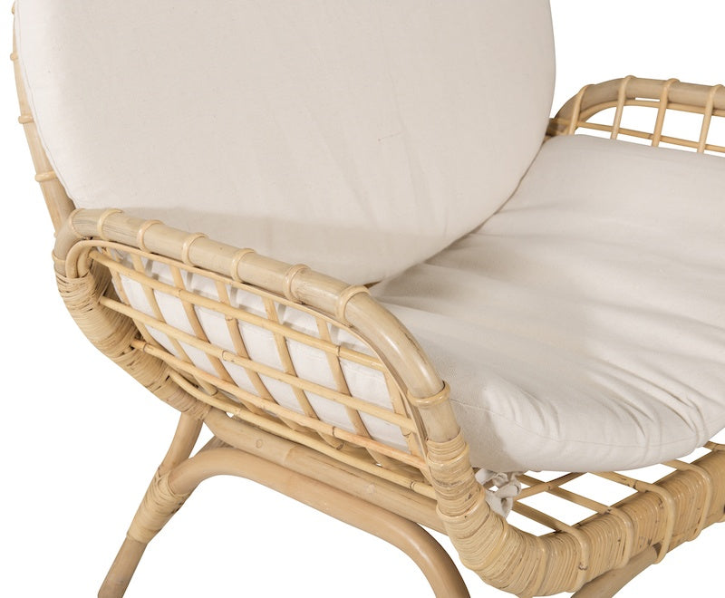 Loungestol af bambus med ryglæn og armlæn