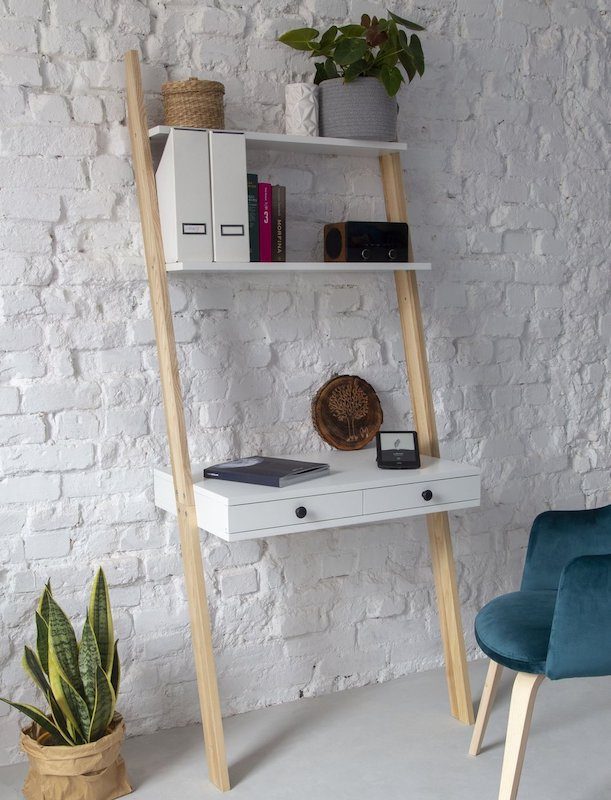 Praktisk skrivebord til væg med skuffer og hylder