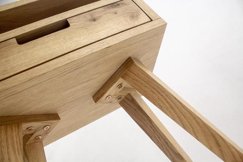 Sengebord på 57x45x30 cm i træ fra Danmark