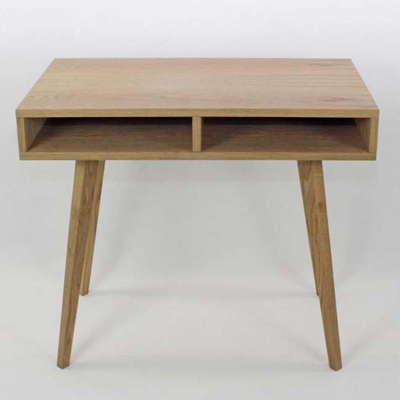 Skrivebord i egetræ på 88x50x75 cm
