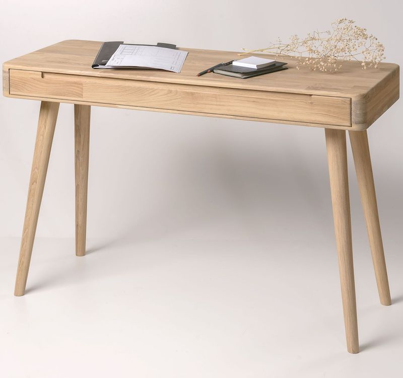Skrivebord i egetræ på 110x43x75 cm med skuffe
