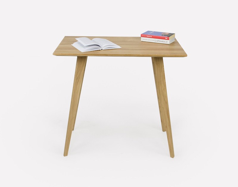 Skrivebord på 85x50 cm i egetræ