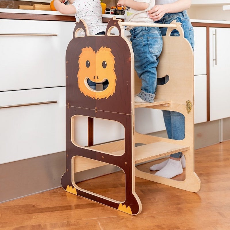Smart køkkenstol til 2 børn i krydsfiner