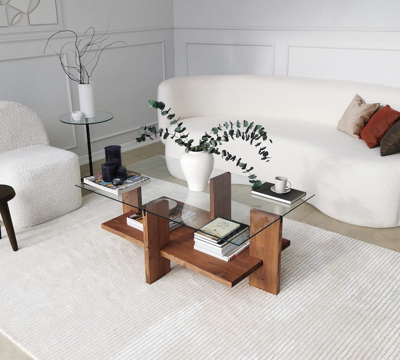 Sofabord på 105x60x40 cm med hylde
