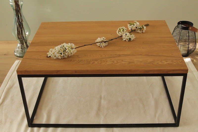 Sofabord i og sort metal på 80x60x37 cm | fragt – Wood To