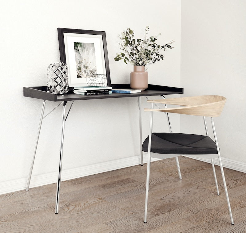 Sortmalet skrivebord på 115x52x78 cm med ben i krom