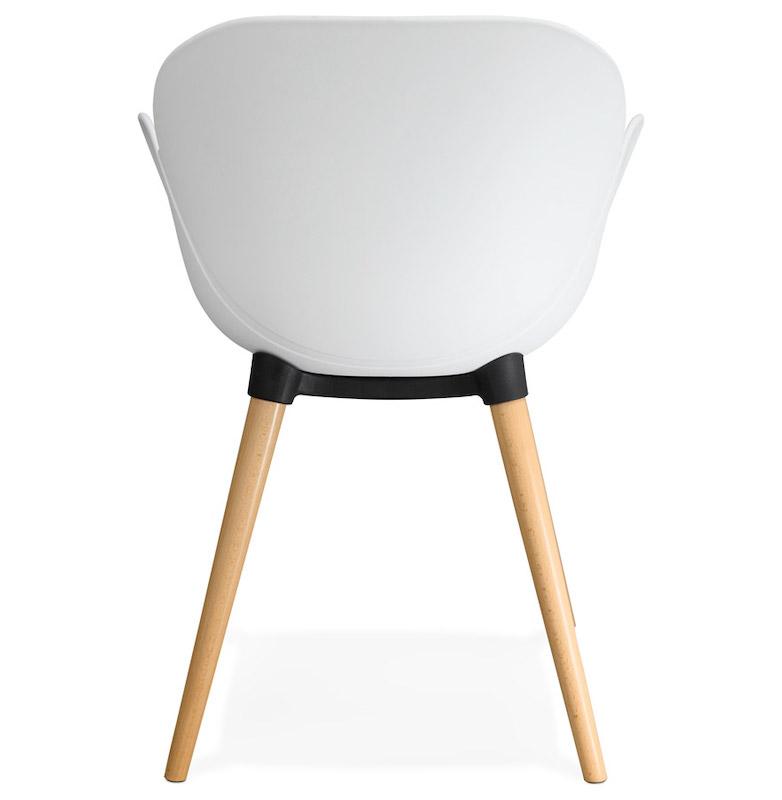 Spisebordsstol i hvid med siddehøjde på 45 cm
