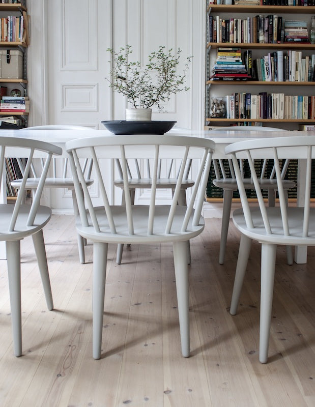 Spisebordsstole i hvid eller grå fra Venture Design
