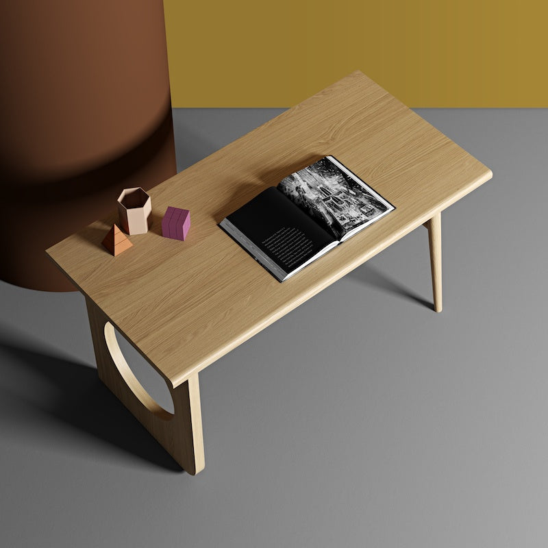 Træ skrivebord på 140x70x75 cm