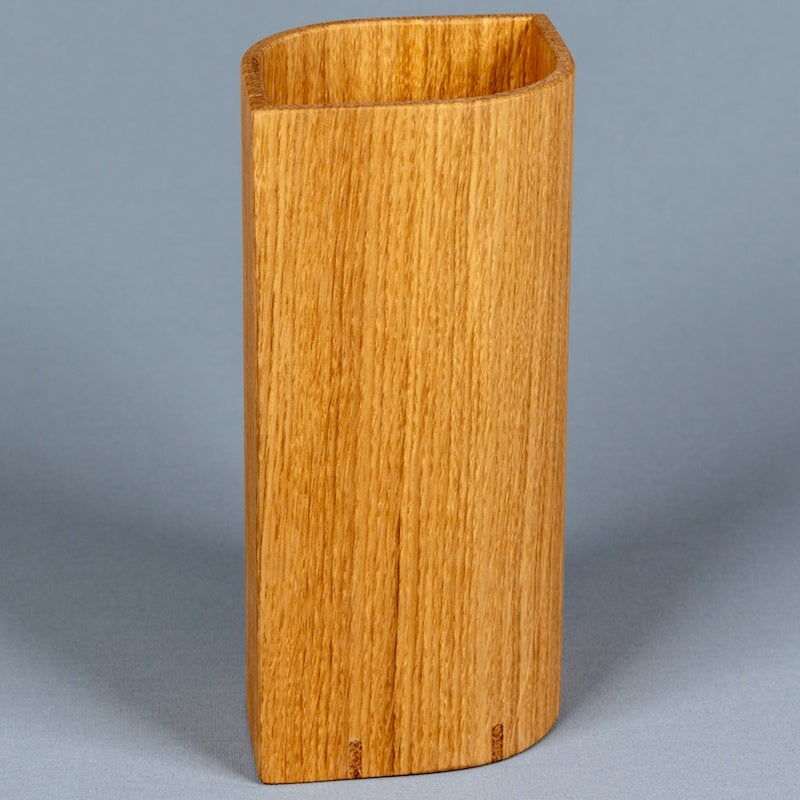 Vase i kvalitetstræ med glasvase